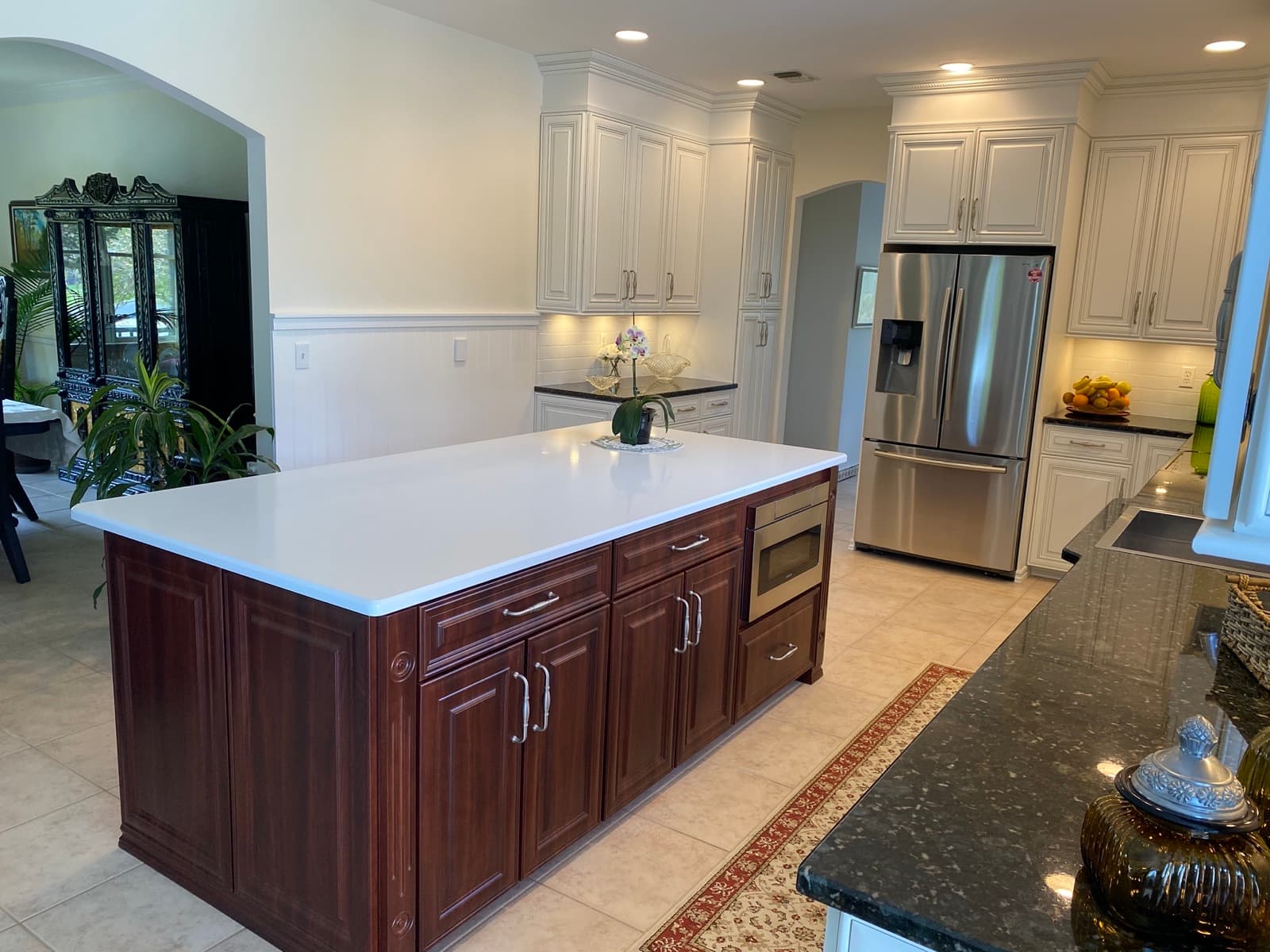 A kitchen completed by New Look Kitchen Refacing
