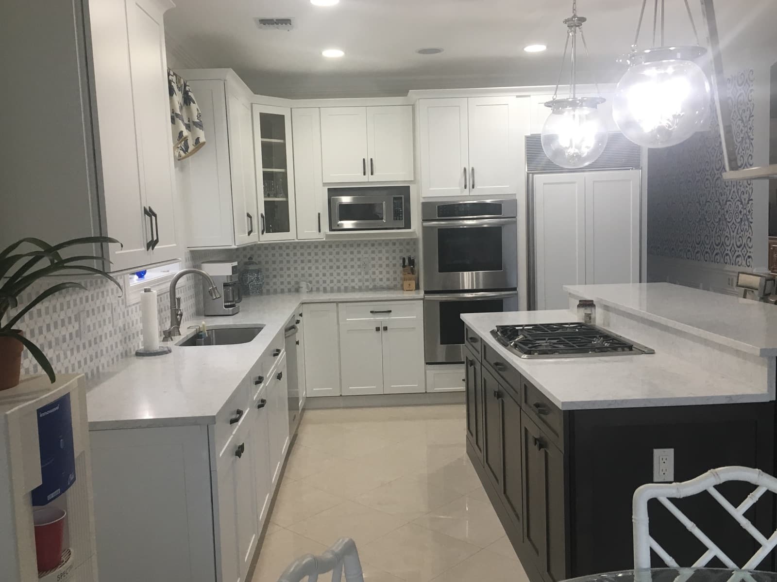 A kitchen completed by New Look Kitchen Refacing