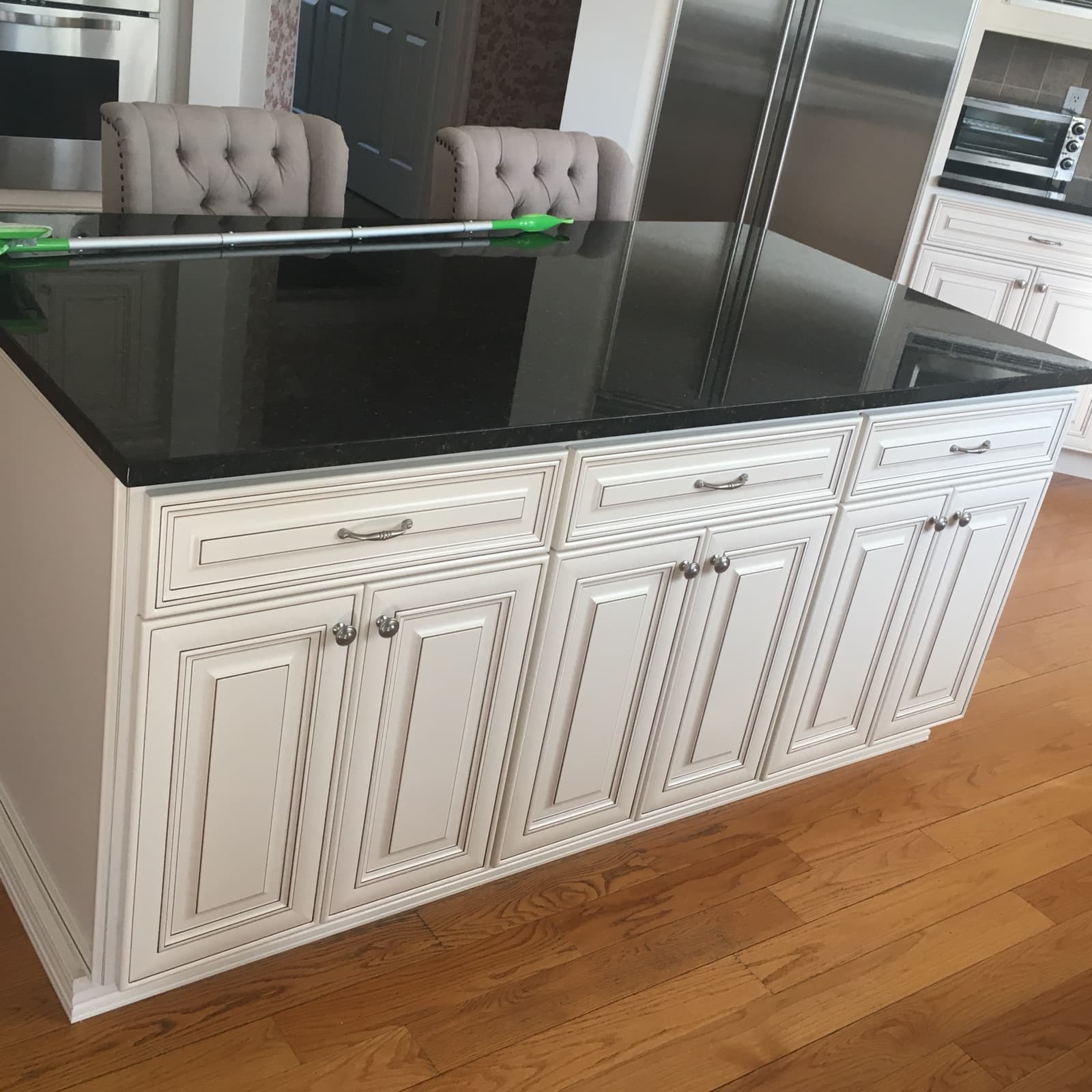 A kitchen completed by New Look Kitchen Refacing